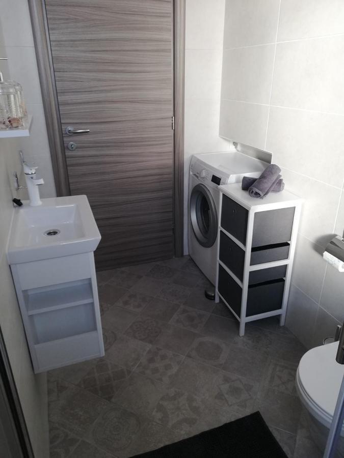 Apartment Stefania On The Beach Koromačno Екстериор снимка