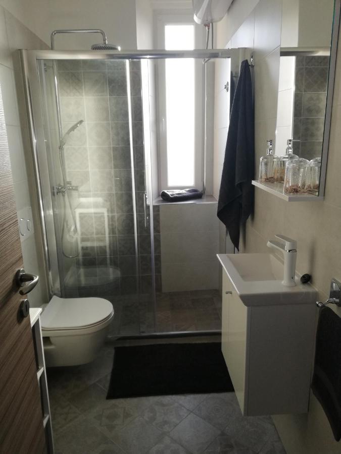 Apartment Stefania On The Beach Koromačno Екстериор снимка