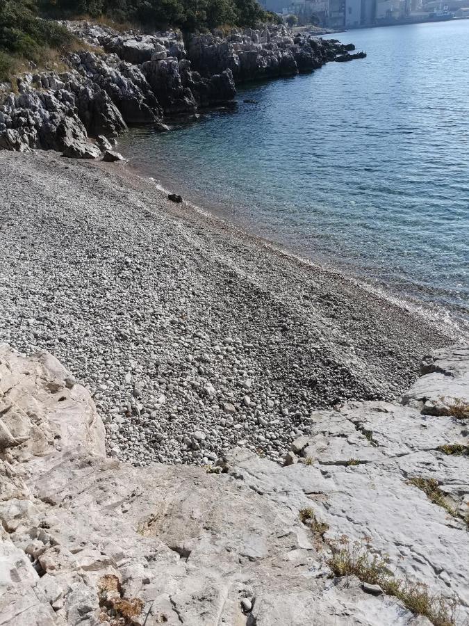 Apartment Stefania On The Beach Koromačno Екстериор снимка