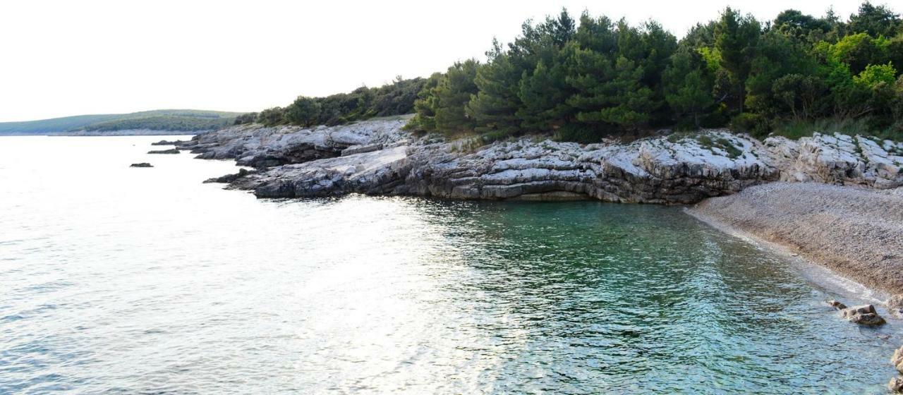 Apartment Stefania On The Beach Koromačno Екстериор снимка
