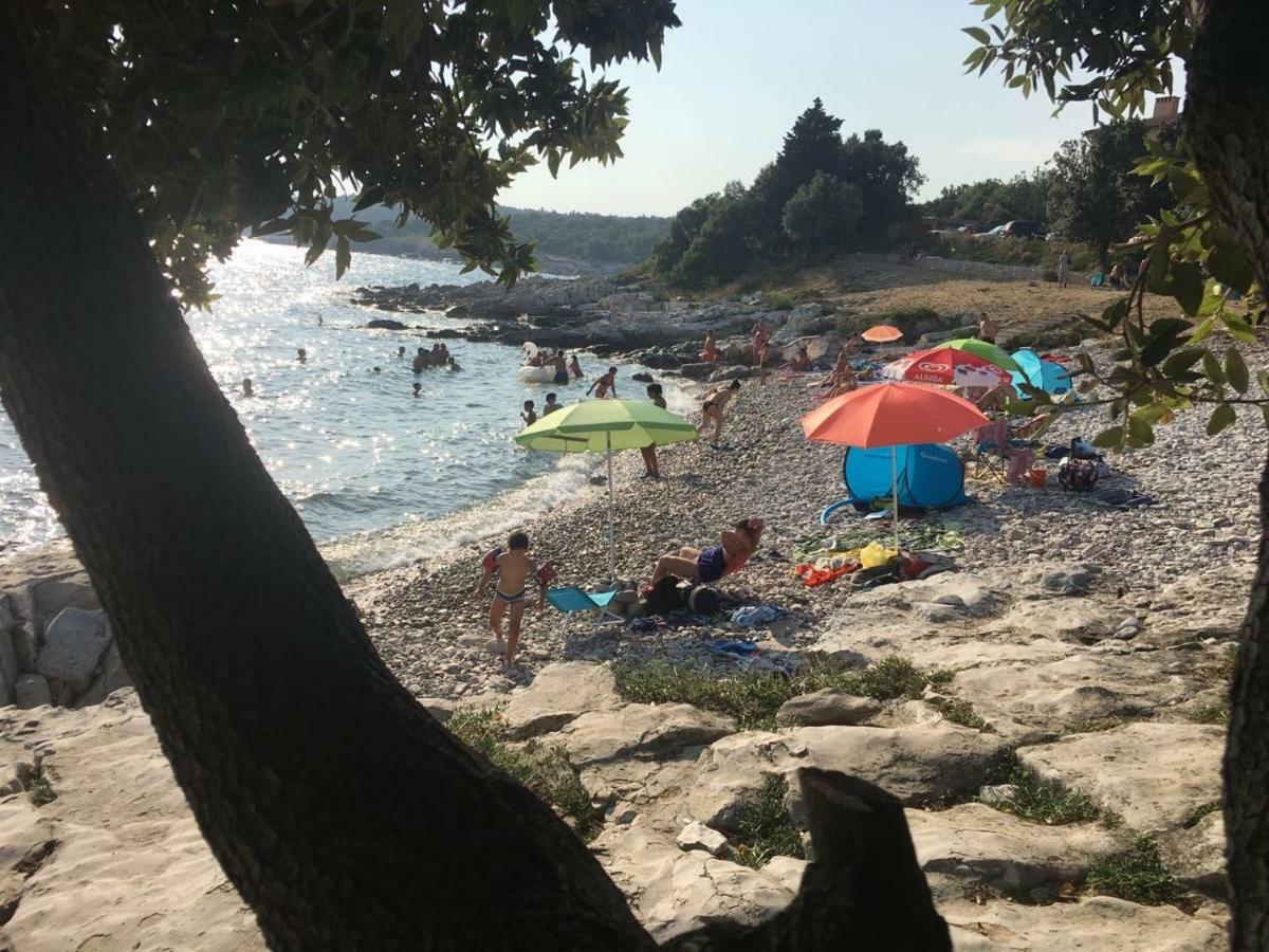 Apartment Stefania On The Beach Koromačno Екстериор снимка